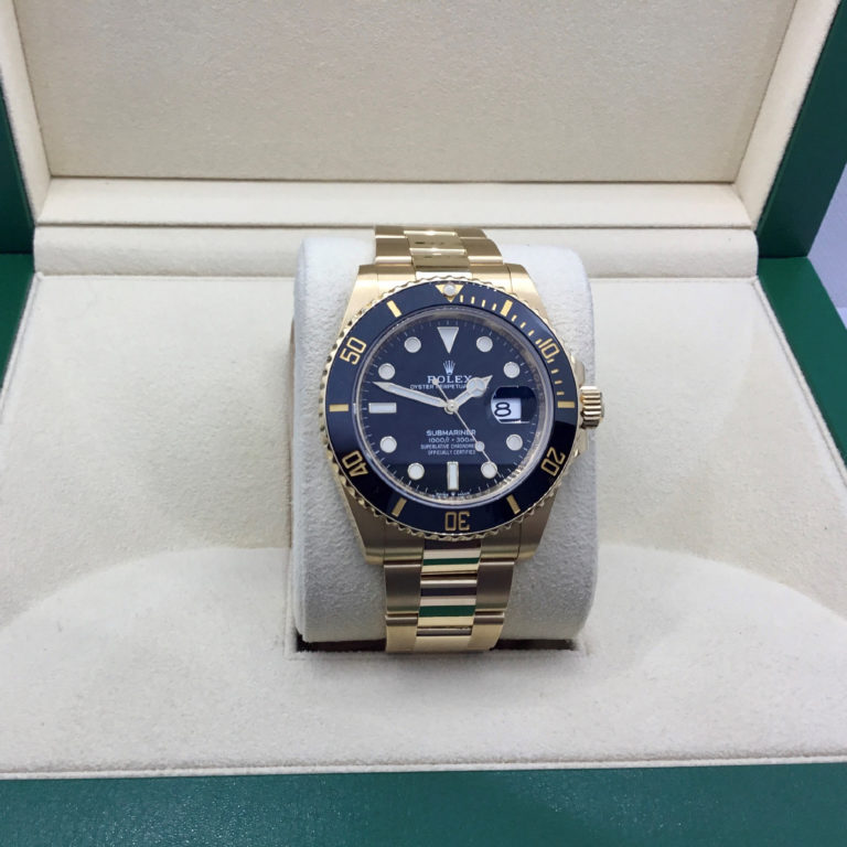 Pre-owned Rolex Oyster Perpetual Submariner Date Watch