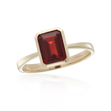 Garnet and Yellow Gold Octagonal Single Stone Ring